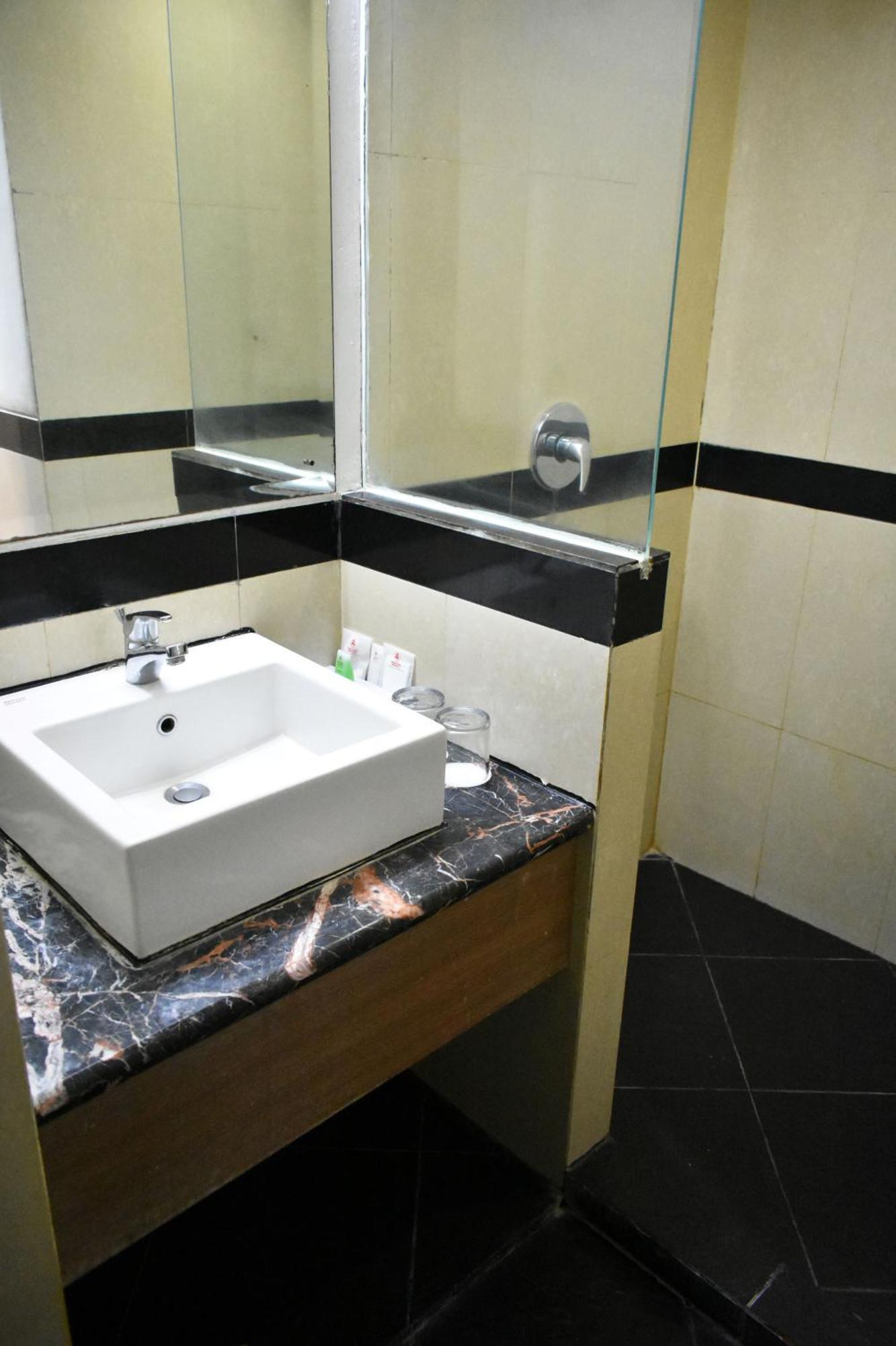Abadi Hotel Malioboro Yogyakarta By Tritama Hospitality Exterior foto